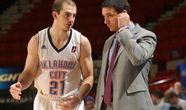 开云体育下载-【人物】雷霆纠错挖回卡皇冲冠，湖人白扔他追悔莫及