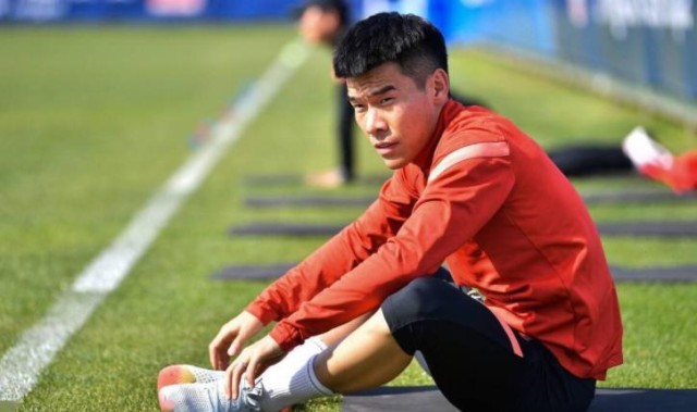 开云体育APP下载-意外！他可能成大连英博本赛季首位主力难保的功勋球员，引发热议