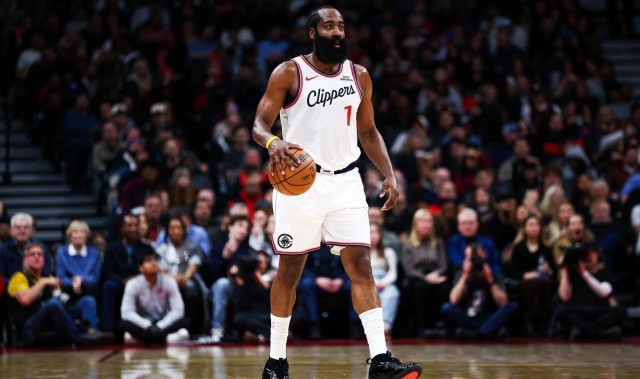 开云体育入口-快船惨败夜：哈登疲态尽显，悍将难堪大用，小卡令人担忧