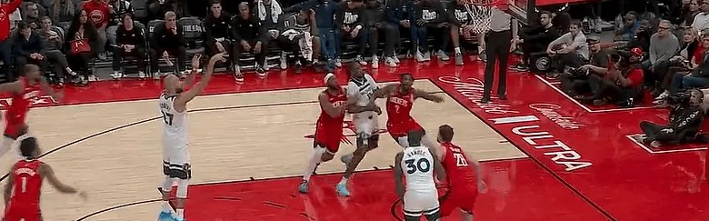 开云体育入口-戈贝尔造犯规两罚不中，目前个人罚球10中2