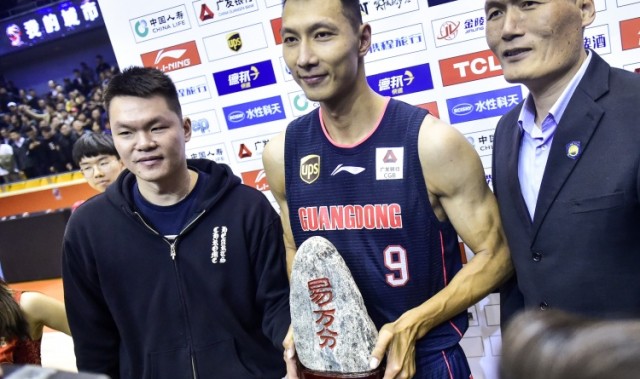 7年前的今天：广东男篮球星易建联迎来CBA万分里程碑