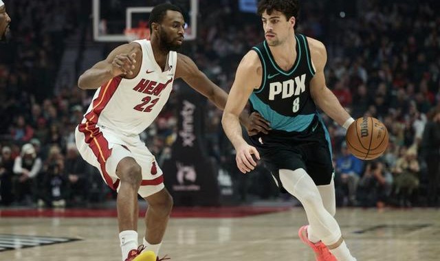 开云体育下载-阿夫迪亚谈背伤：有点僵硬但没上次严重，原本想坚持但教练不让