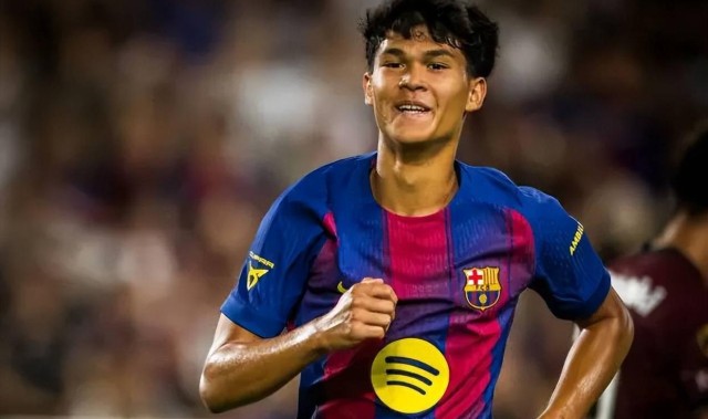 开云官网-巴萨青训新星叛逃巴黎，拉波尔塔怒斥！弗利克盛赞拉什福德立榜样