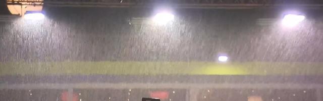 开云体育APP下载-F1新加坡站意外不断 6人未完赛佩雷兹获赛季第2冠