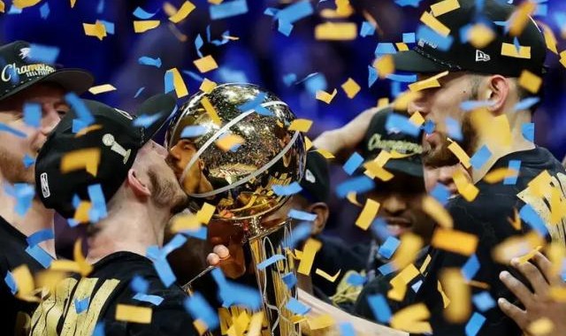 开云APP-最年轻雷霆登顶创历史 最耐心重建终结硕果