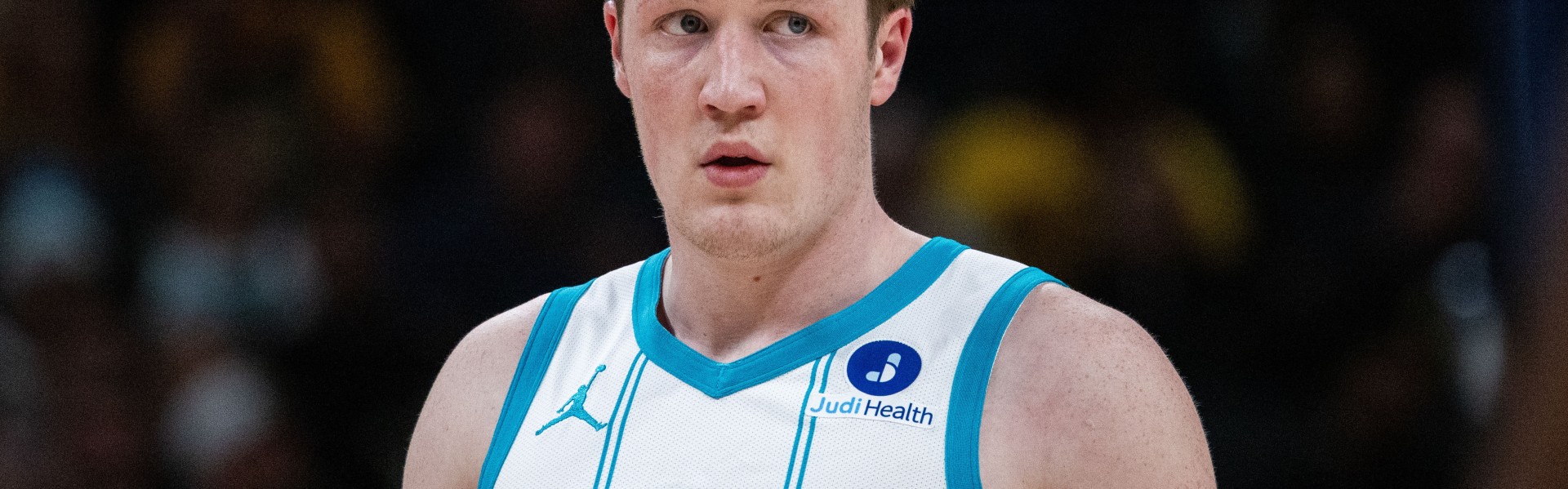 看下半场咋样！4号秀克尼佩尔半场6中2&amp;三分4中2拿到9分3板