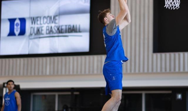 开云体育APP下载-准状元弗拉格闪耀纽约 篮网绝杀76人和他渐行渐远