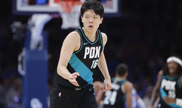 开云体育入口-杨瀚森被弃因祸得福，开拓者超巨伤退球队或摆烂，小杨转正成基石