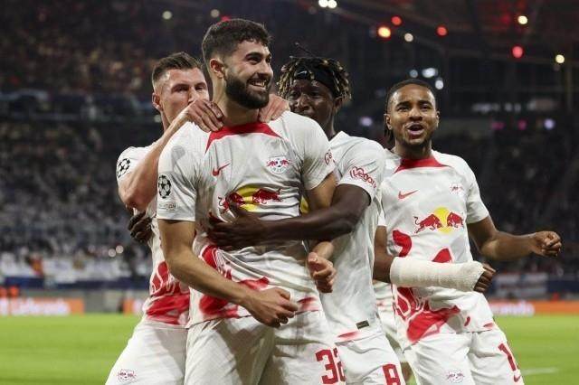 1670973018844039018.jpg d2d2cb26bdecefe69d55f1d046d1d95.jpg